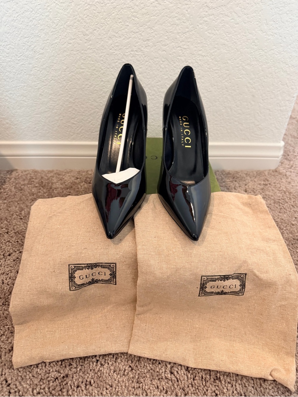 Gucci Black Patent Leather Pointed Toe Pumps